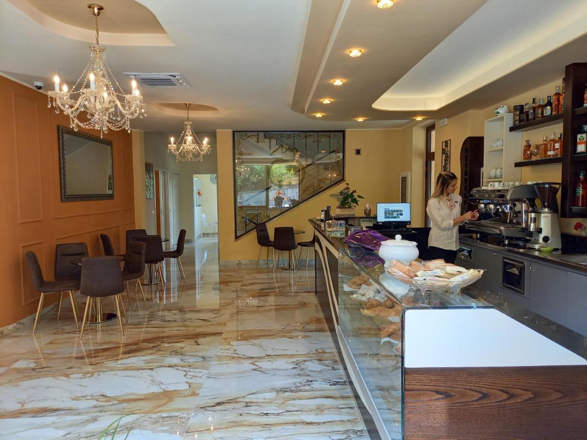 Hotel Ristorante Villa Terry 라우리아 인페리오레 외부 사진