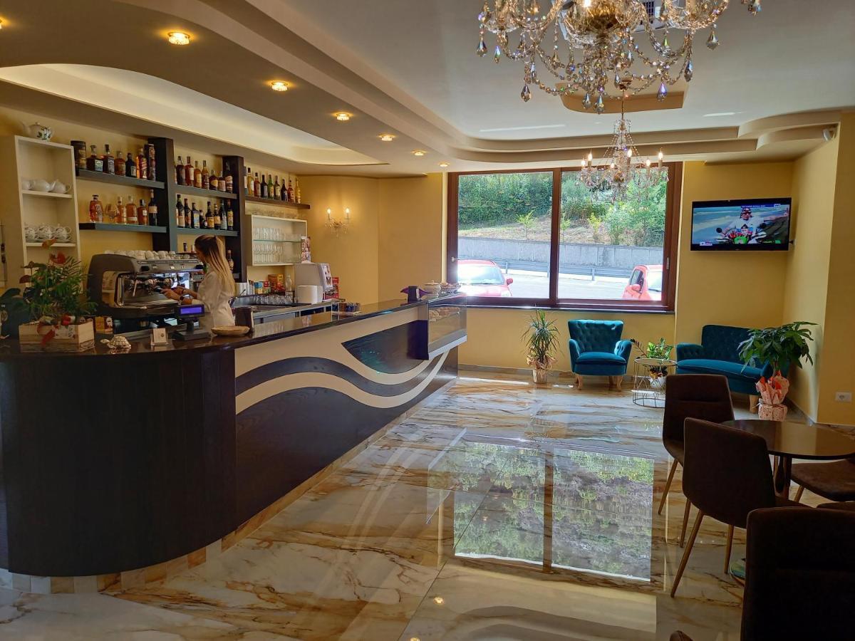 Hotel Ristorante Villa Terry 라우리아 인페리오레 외부 사진