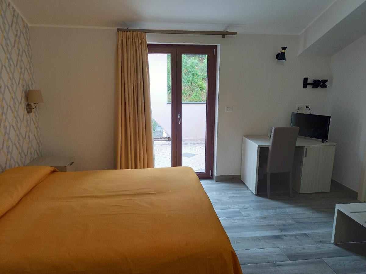 Hotel Ristorante Villa Terry 라우리아 인페리오레 외부 사진