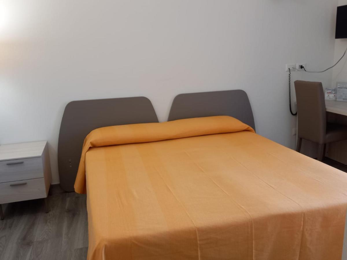 Hotel Ristorante Villa Terry 라우리아 인페리오레 외부 사진