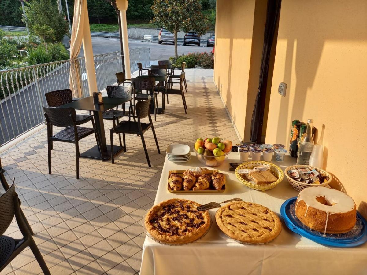 Hotel Ristorante Villa Terry 라우리아 인페리오레 외부 사진